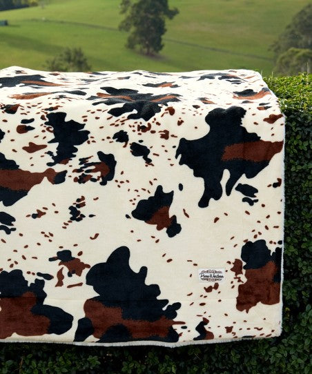 SNUGGLE RUG COW PRINT