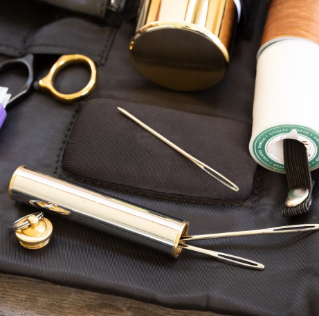 Hairy Pony - Needle Container and 2 Needles